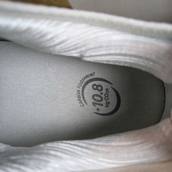 NEW Asics Gel Nimbus 26 Mens Size 11 Running Shoes White Cream 1011B794 - Picture 11 of 12